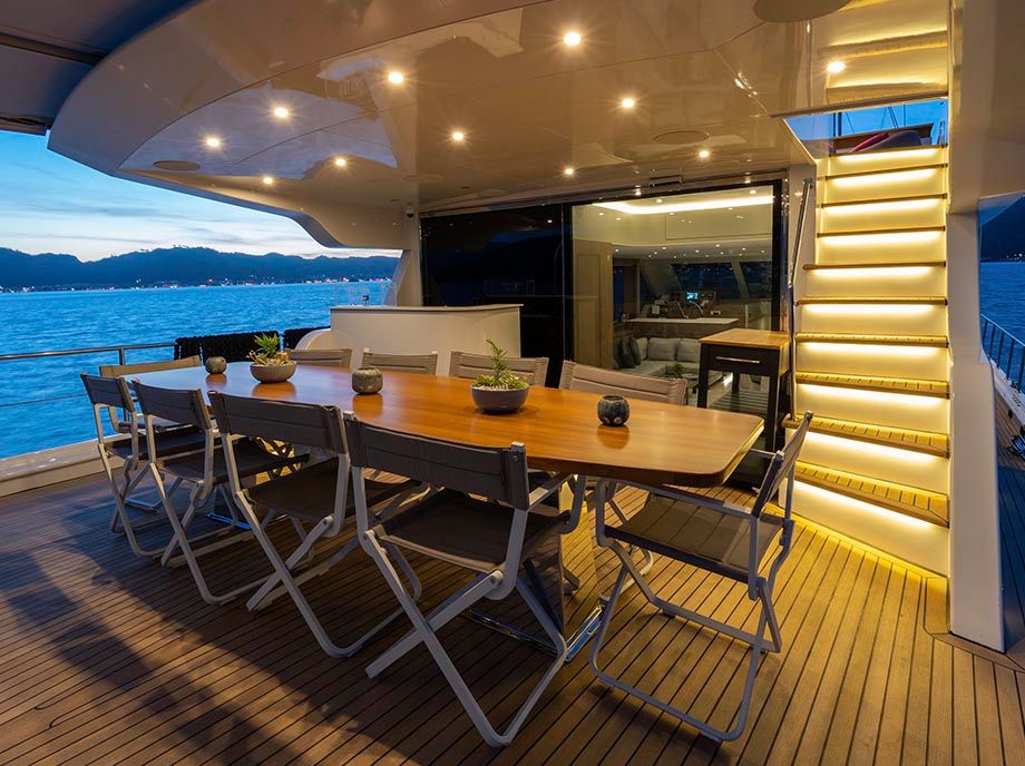 /uploads/10_yacht_good_life_10_71829ffd23.jpg