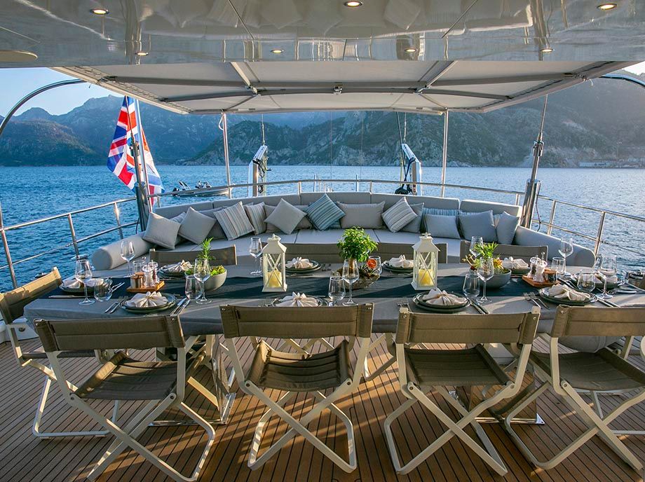 /uploads/12_yacht_good_life_12_4207339c4d.jpg