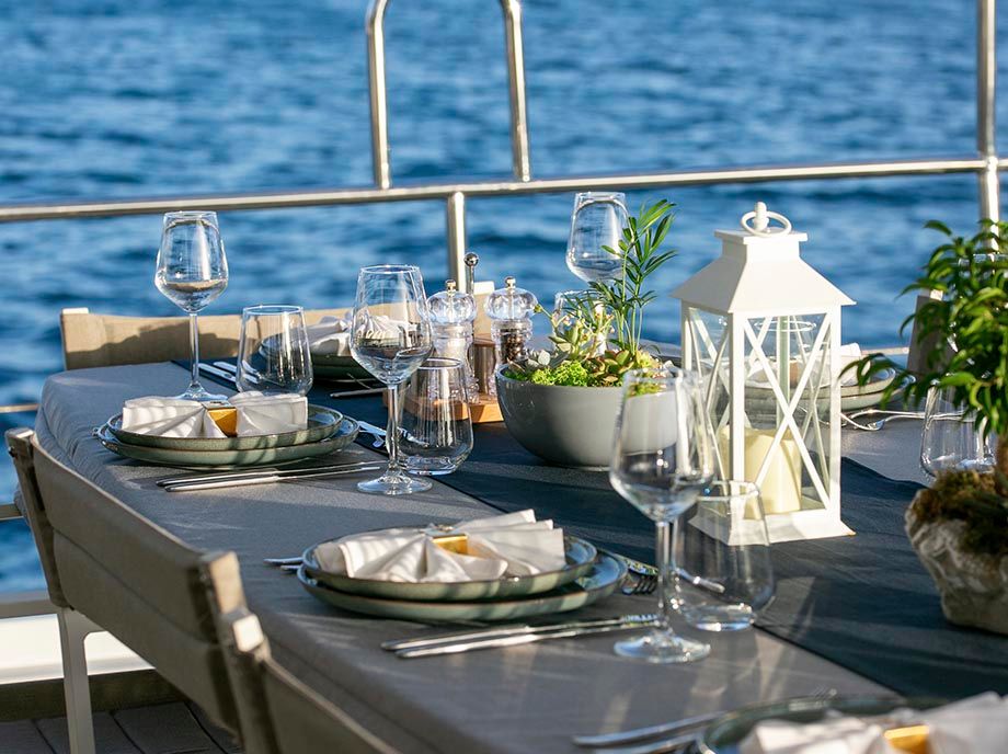 /uploads/13_yacht_good_life_13_a4c38ce0cd.jpg