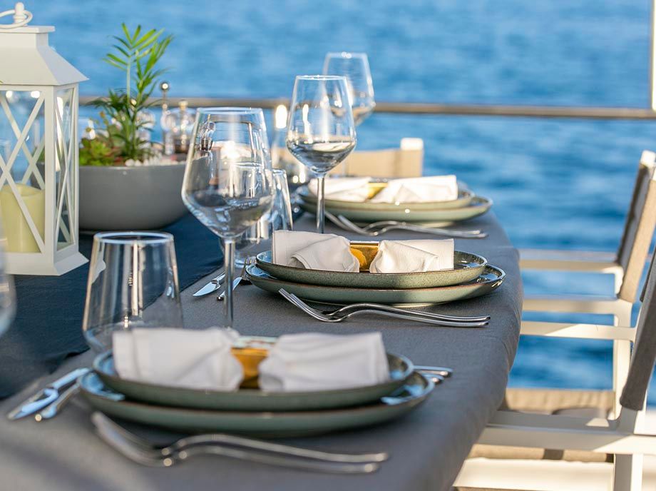 /uploads/14_yacht_good_life_14_f497047899.jpg