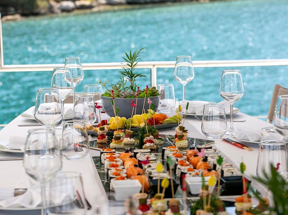 /uploads/15_yacht_good_life_15_25bbf7abdb.jpg
