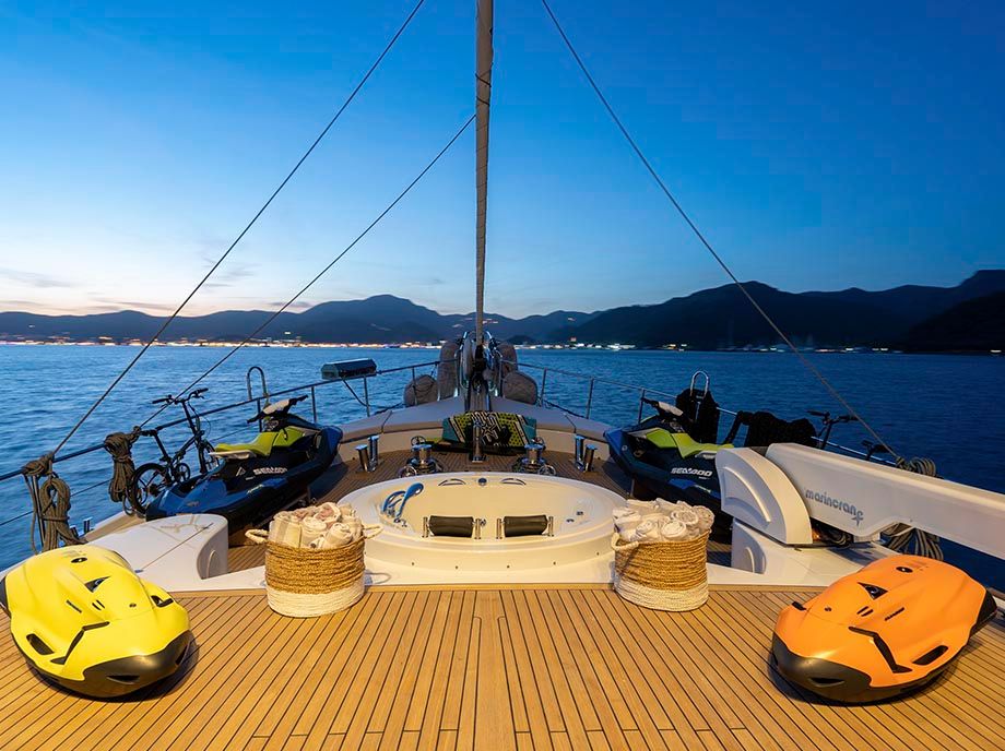 /uploads/18_yacht_good_life_18_92cd2c8aac.jpg