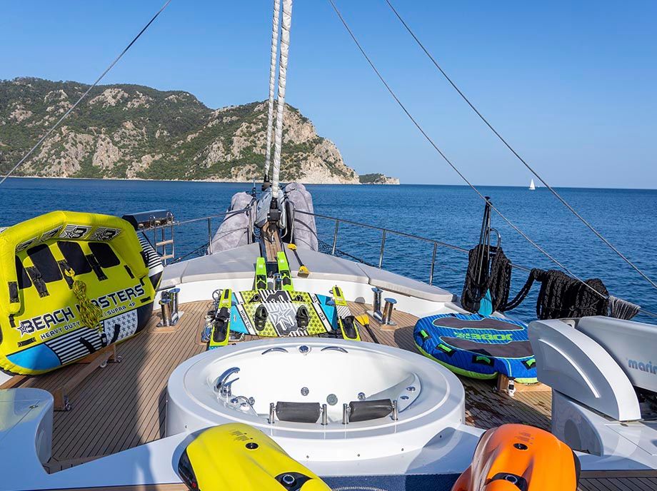 /uploads/20_yacht_good_life_20_5bac8c1bbf.jpg