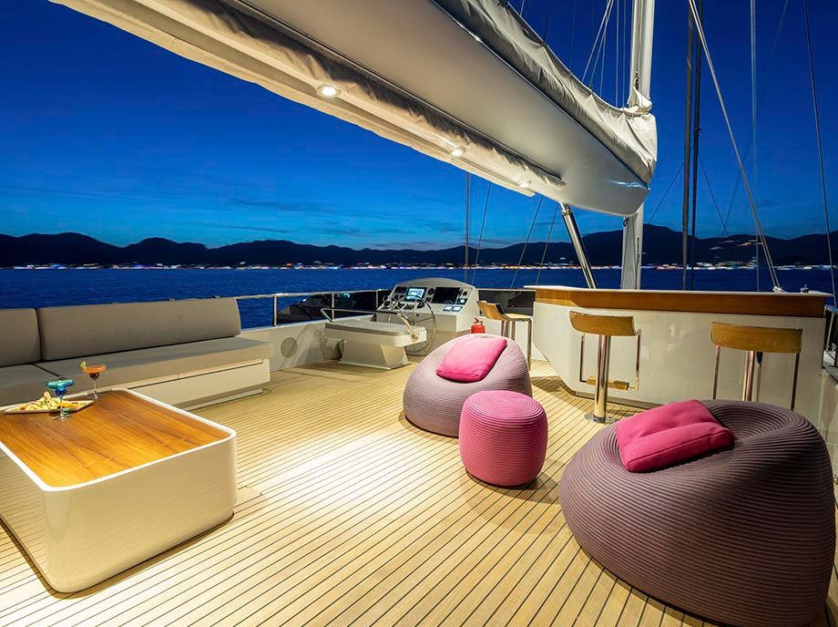 /uploads/21_yacht_good_life_21_063386f659.jpg