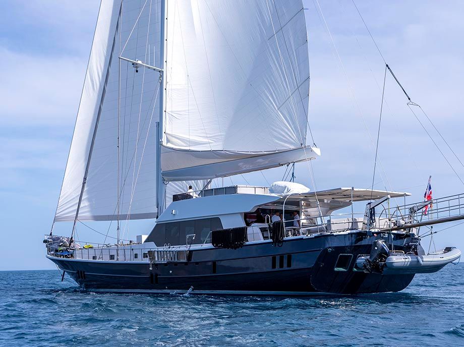 /uploads/7_yacht_good_life_7_67686f9dc8.jpg
