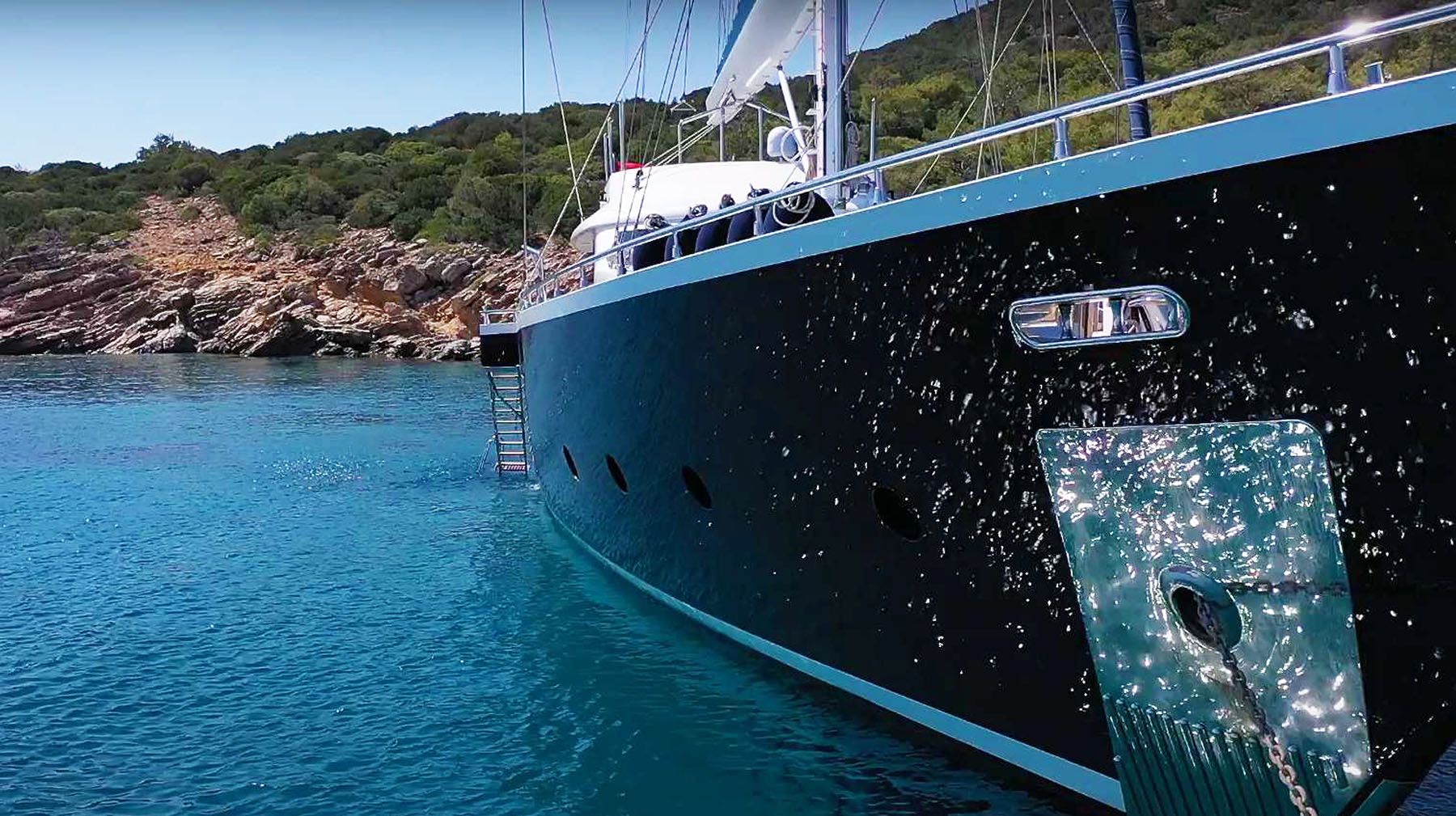 A Harmonious Blend of Classic Elegance and Modern Luxury: Yacht Canaria